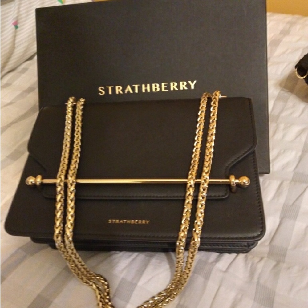 NEW, Black shoulder bag.